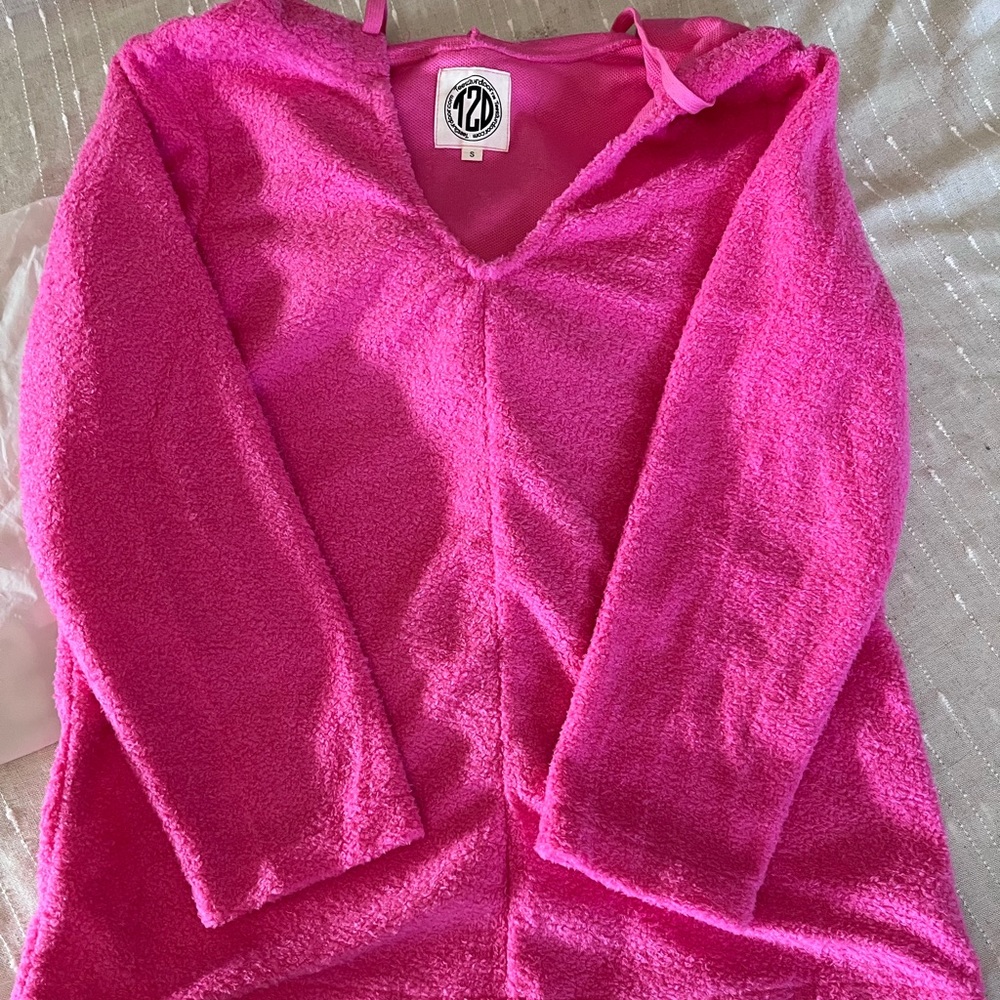 Tees2urdoor hoodie brand new never worn